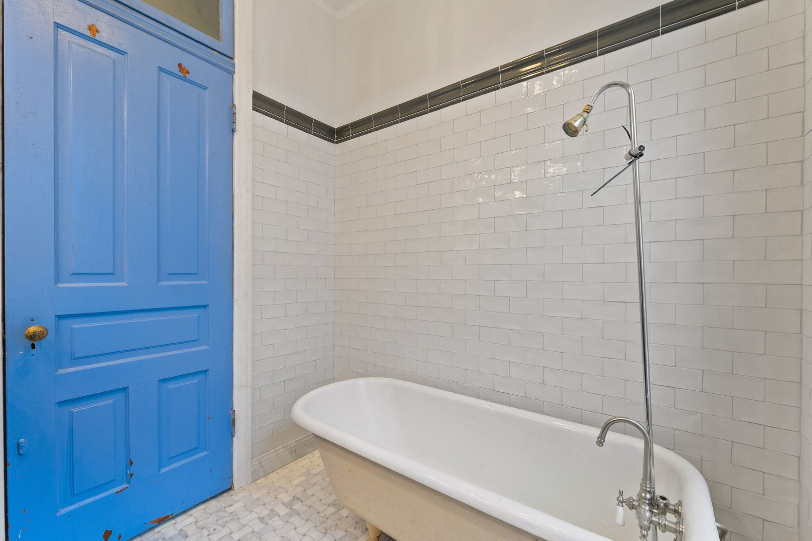 3230 W Fulton Boulevard