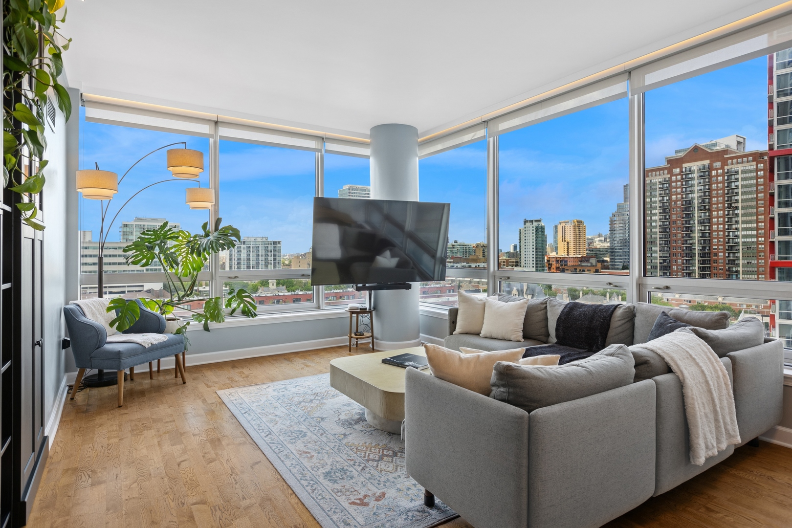 1901 S Calumet Avenue Unit: 1008