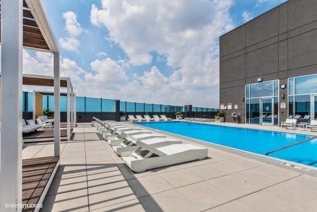 1901 S Calumet Avenue Unit: 1008