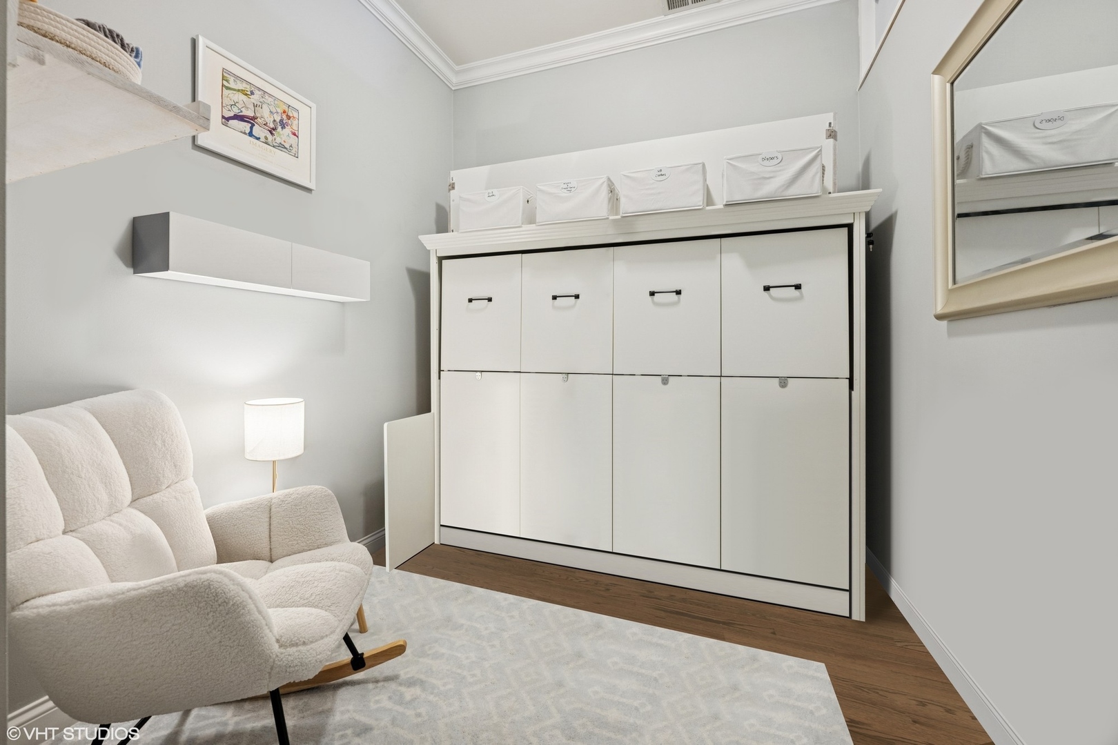 3203 N OAKLEY Avenue Unit: 401