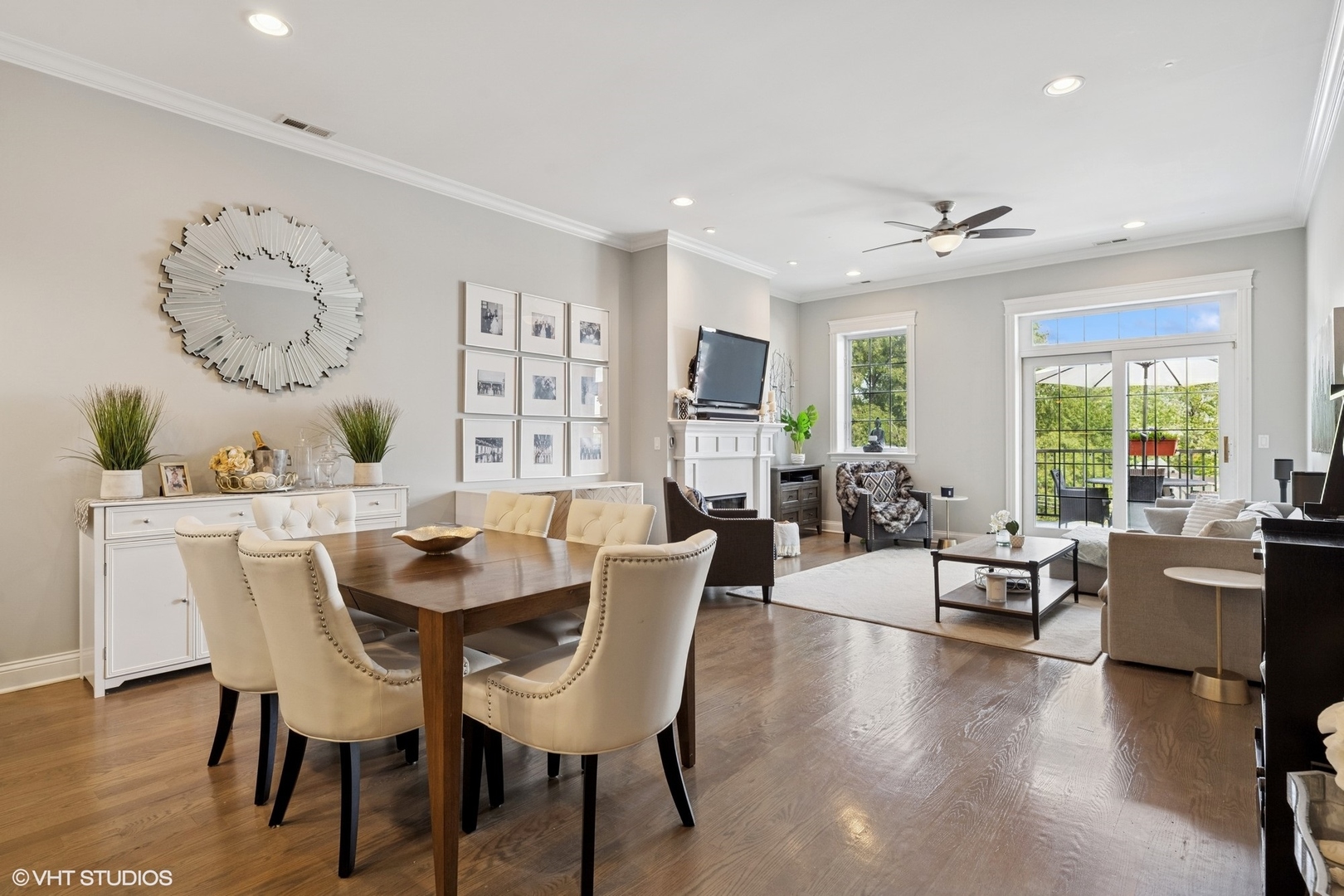 3203 N OAKLEY Avenue Unit: 401