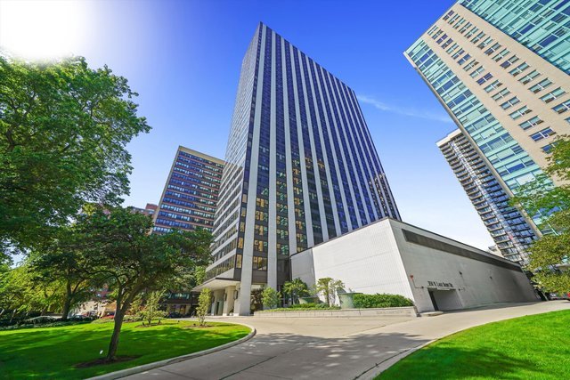 3150 N Lake Shore Drive Unit: 14E