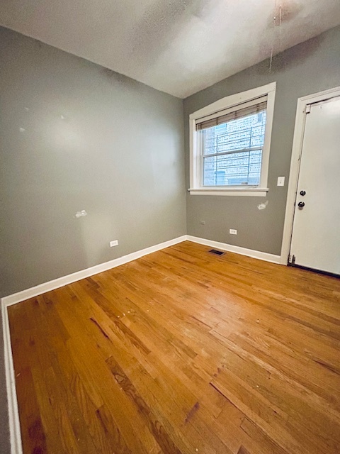 865 W Cornelia Avenue Unit: 1