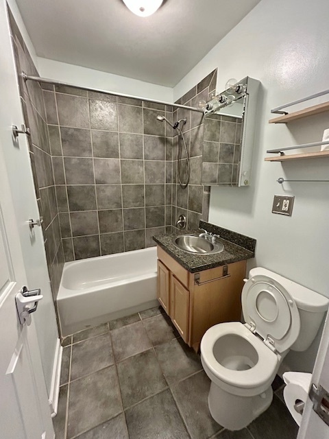 865 W Cornelia Avenue Unit: 1