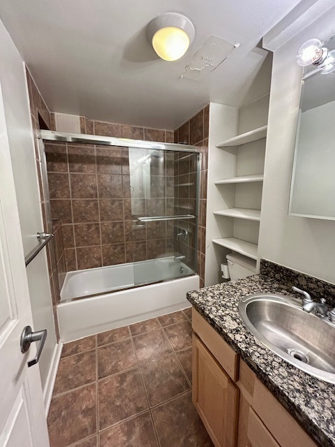 865 W Cornelia Avenue Unit: 1