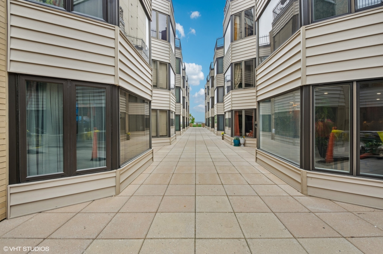 5747 N Sheridan Road Unit: L