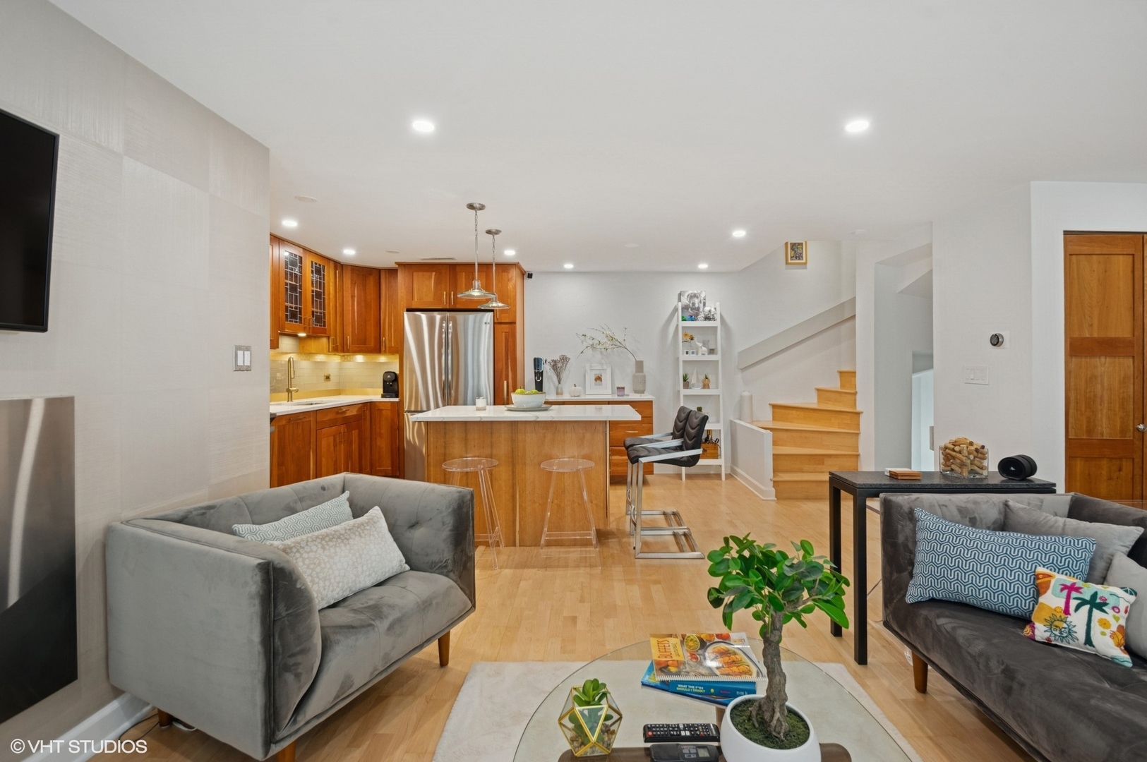 5747 N Sheridan Road Unit: L