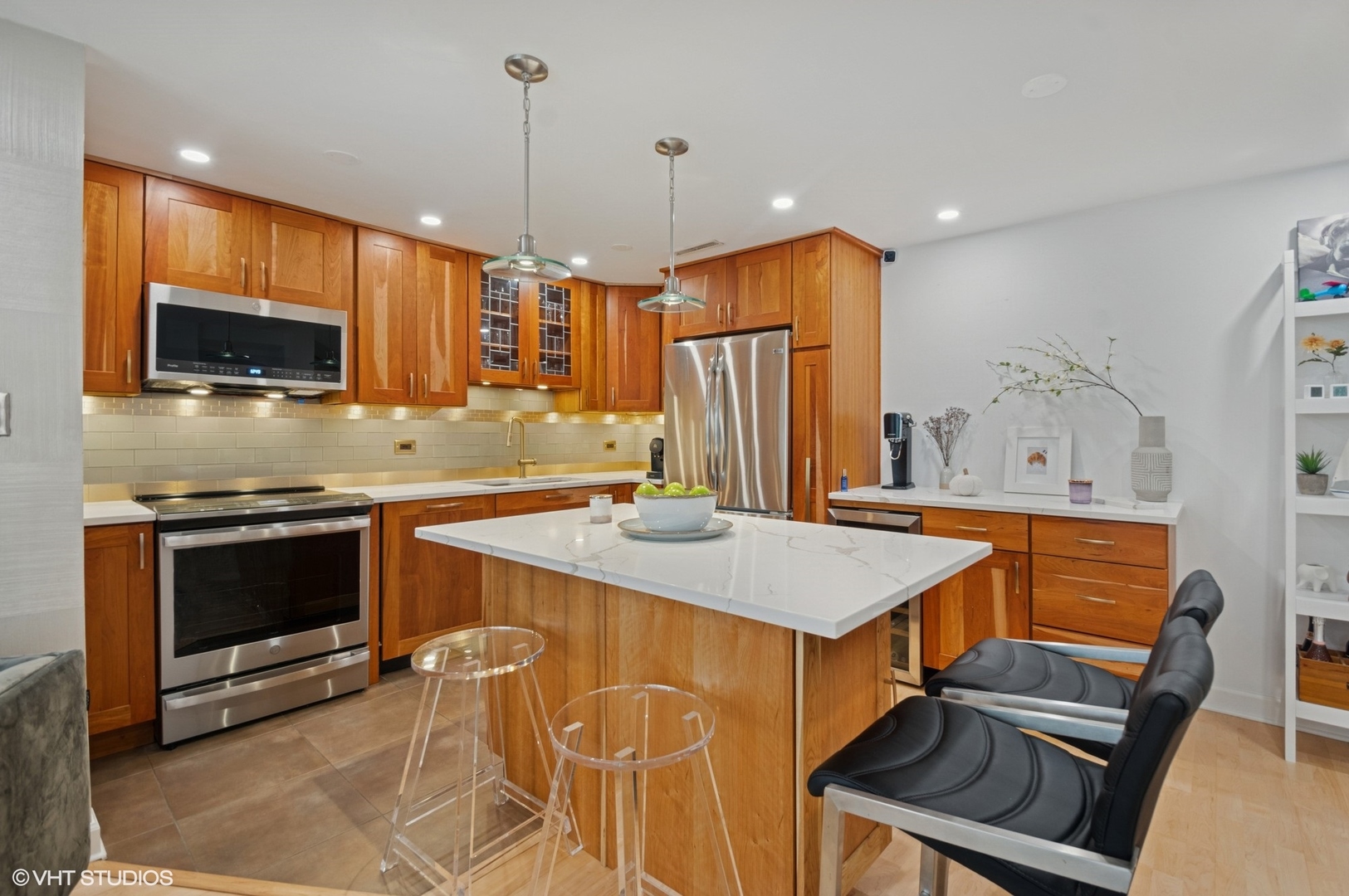 5747 N Sheridan Road Unit: L