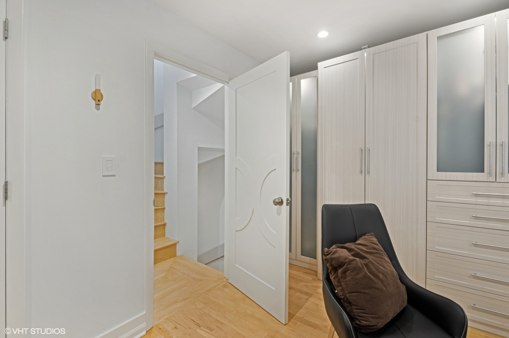 5747 N Sheridan Road Unit: L