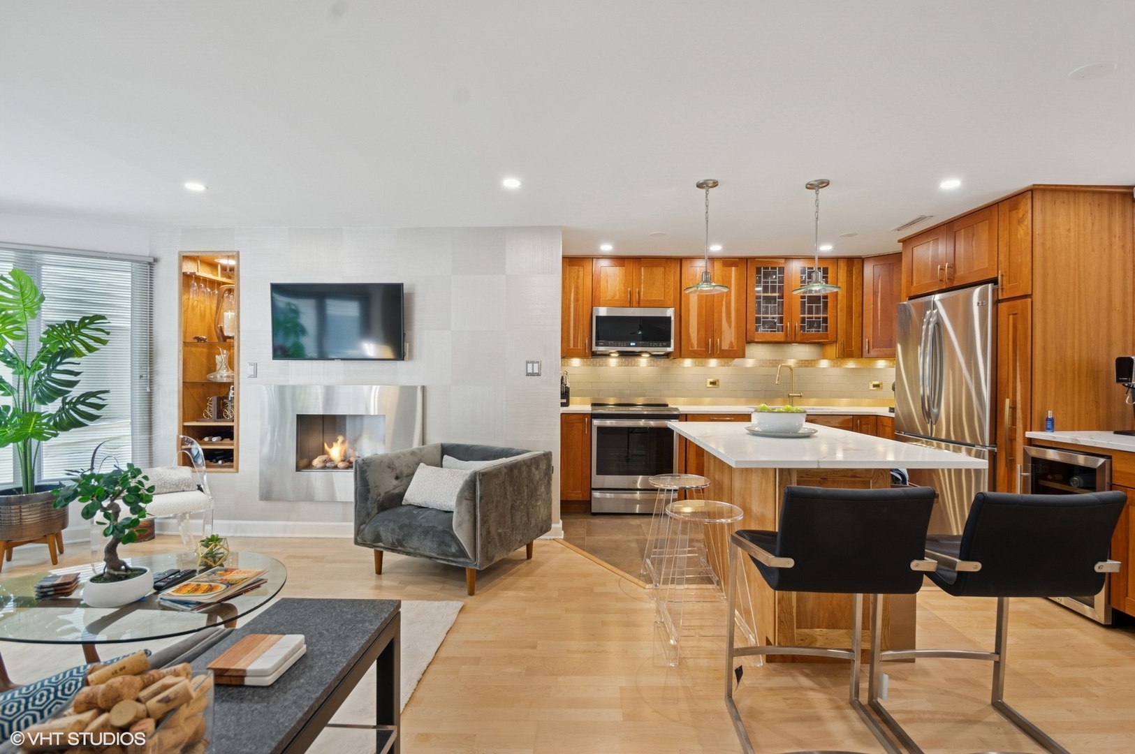 5747 N Sheridan Road Unit: L