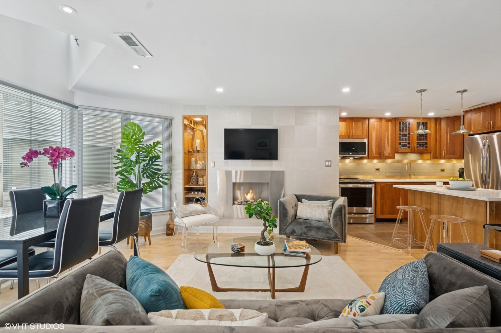 5747 N Sheridan Road Unit: L