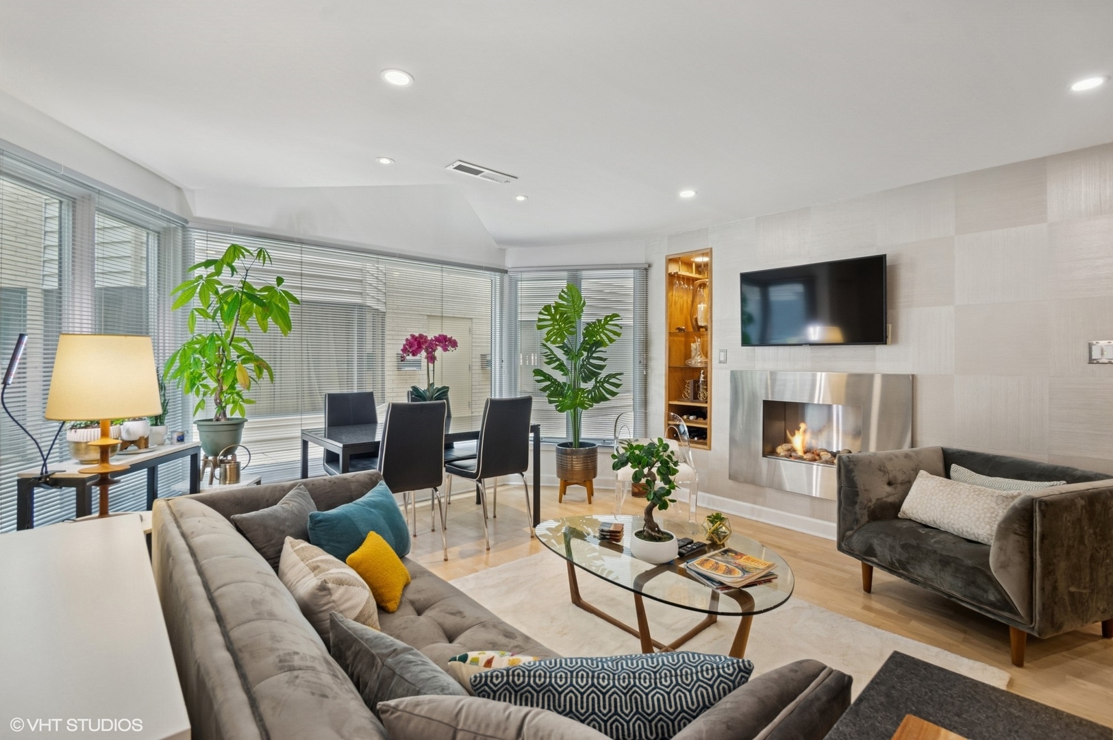 5747 N Sheridan Road Unit: L