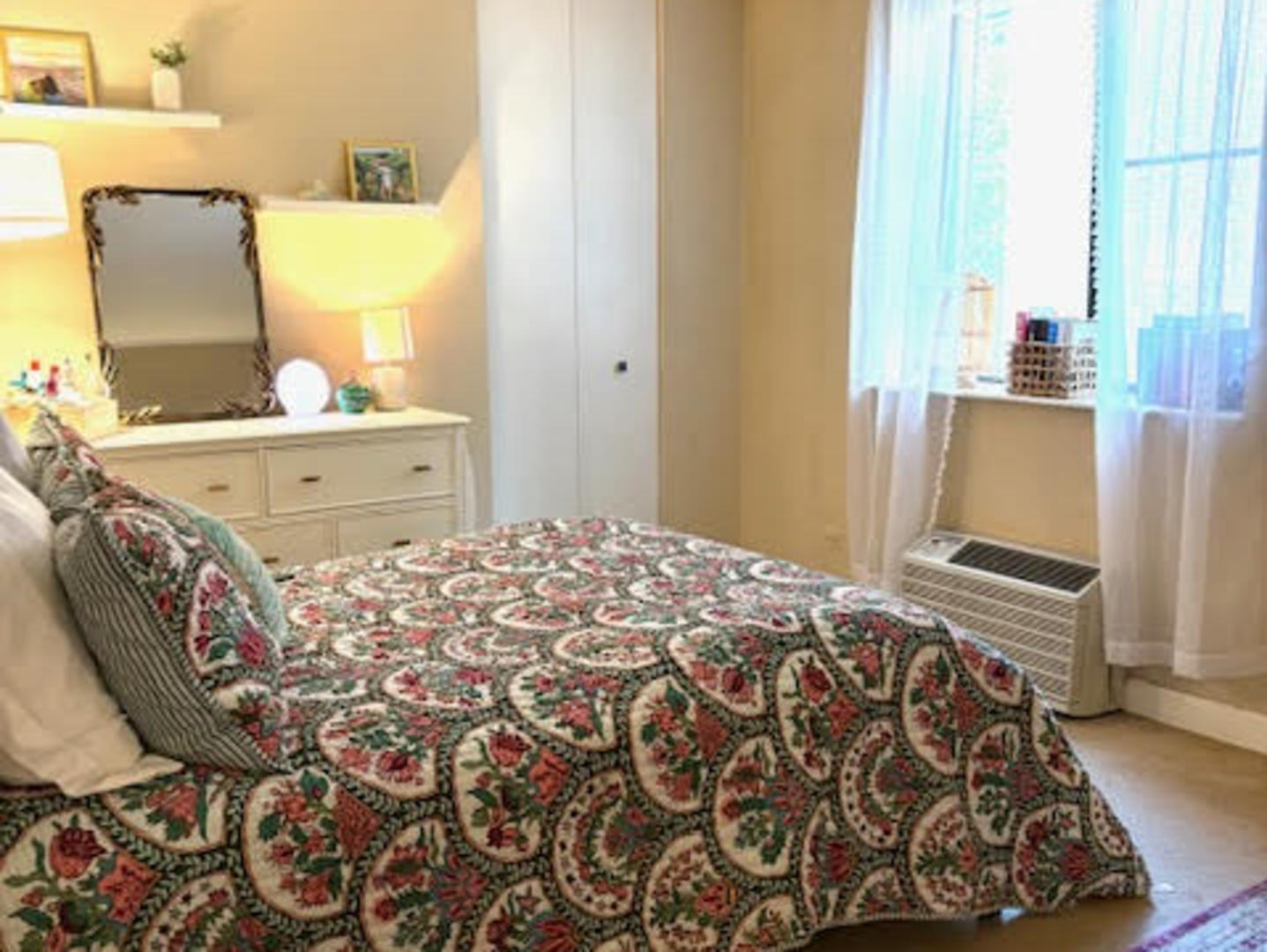 1339 N Dearborn Street Unit: 4A