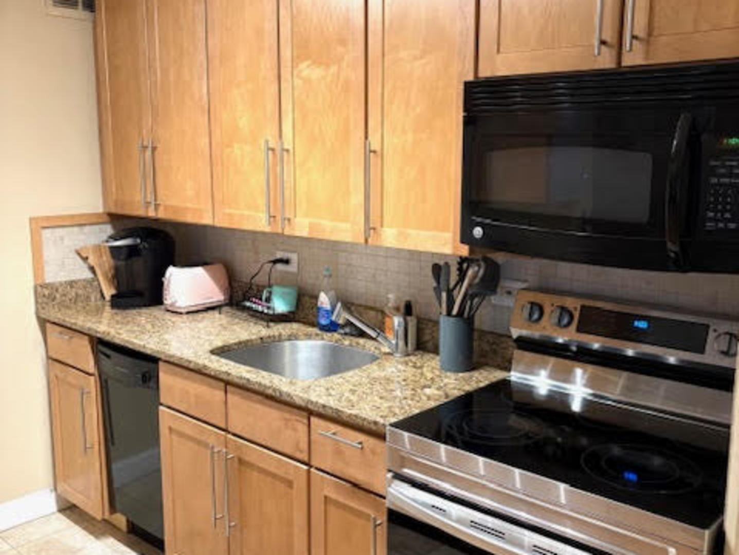 1339 N Dearborn Street Unit: 4A