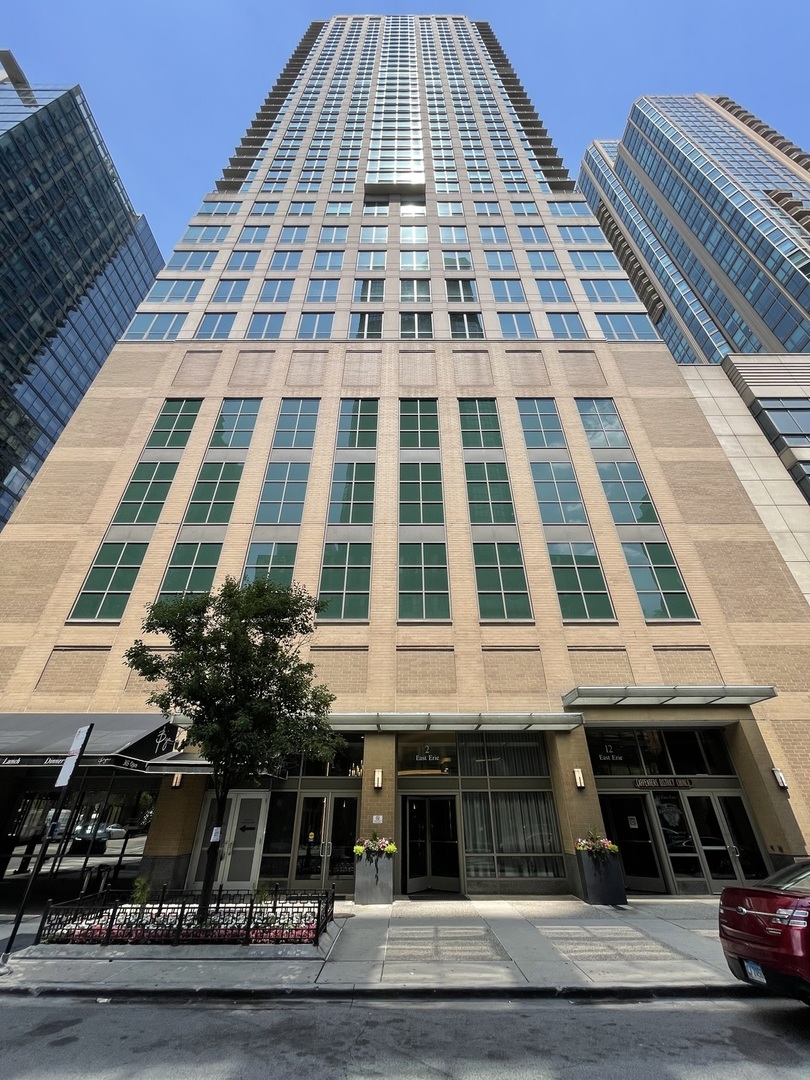 2 E Erie Street Unit: 1105