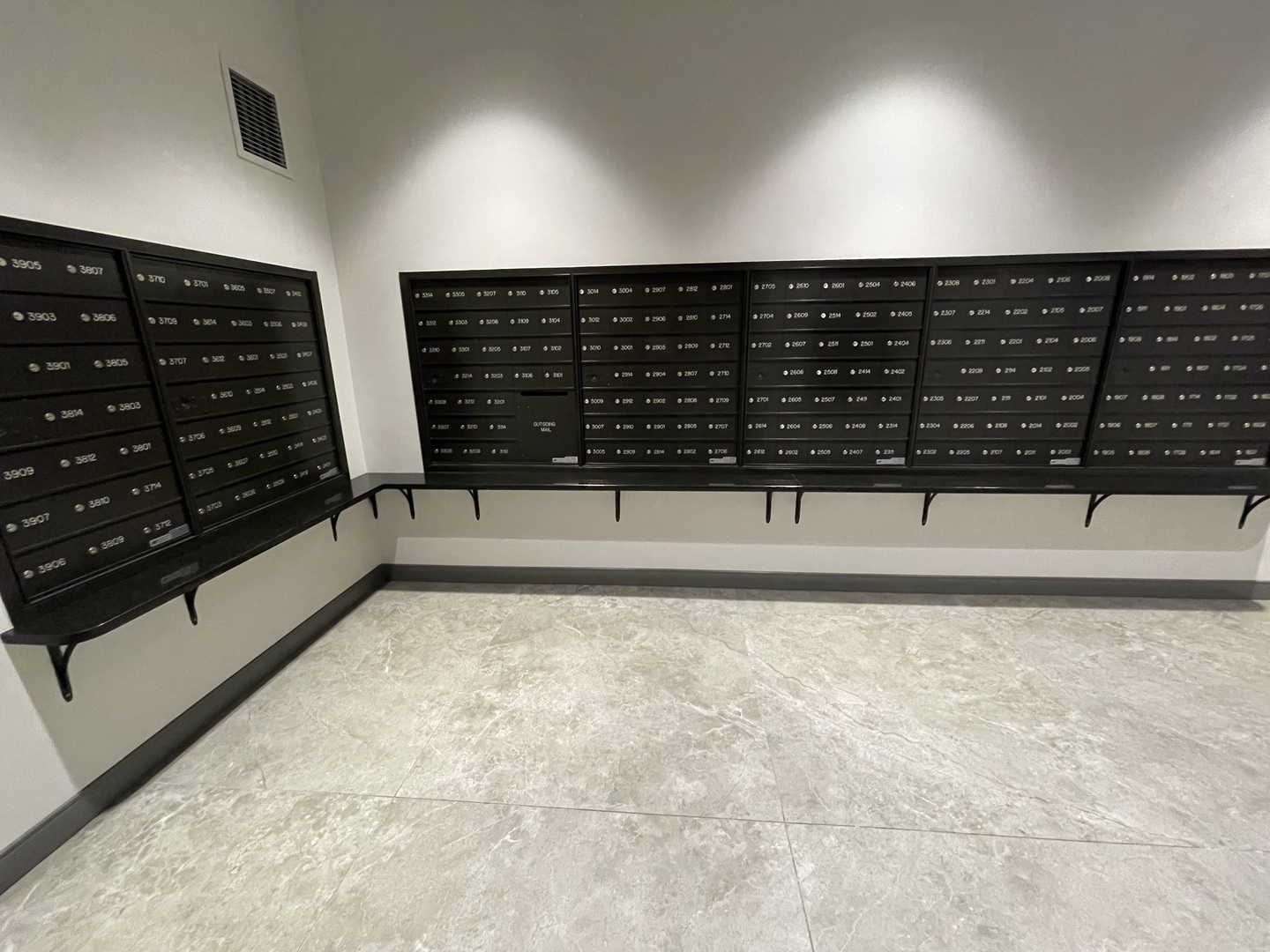 2 E Erie Street Unit: 1105