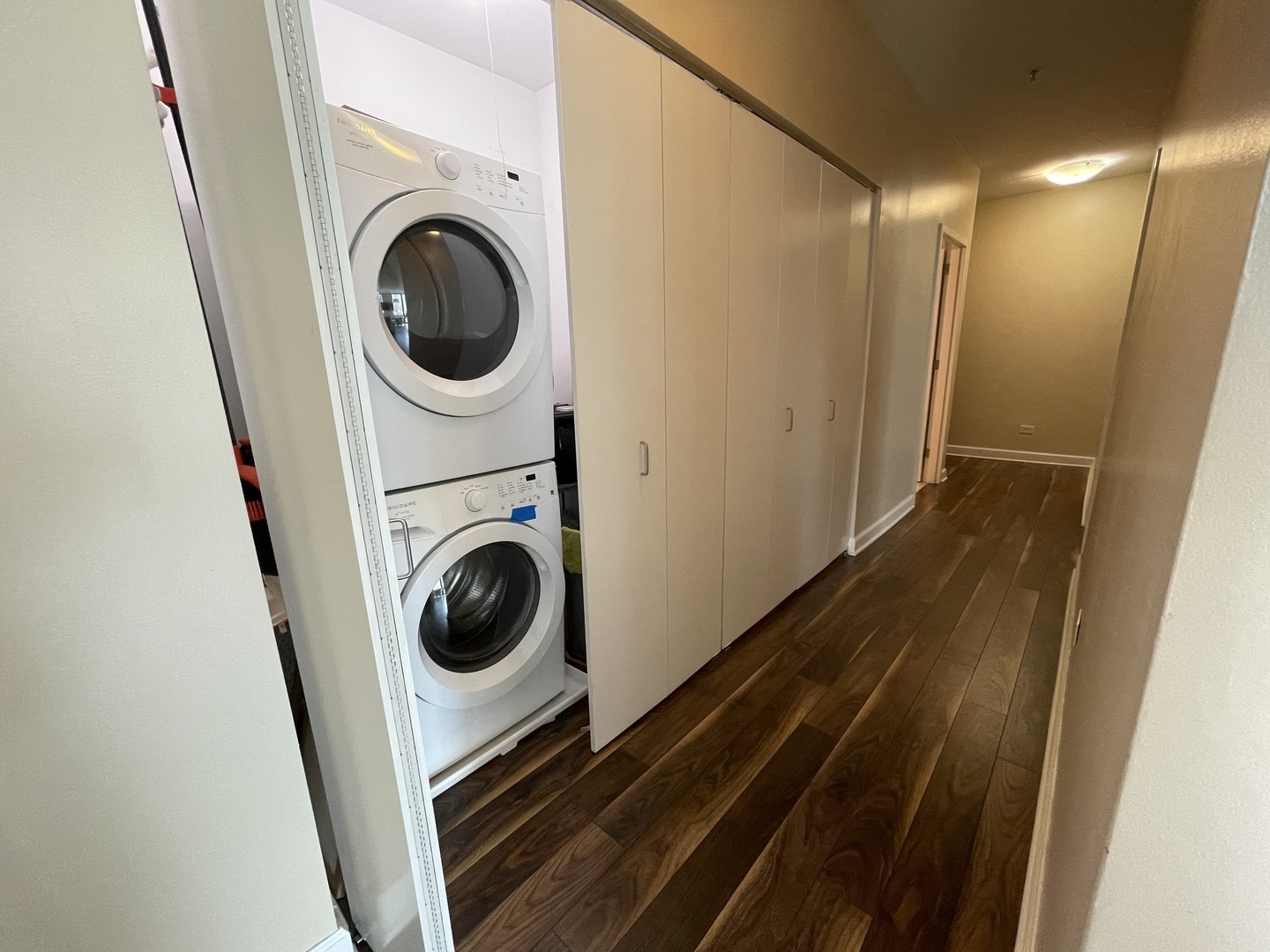 2 E Erie Street Unit: 1105