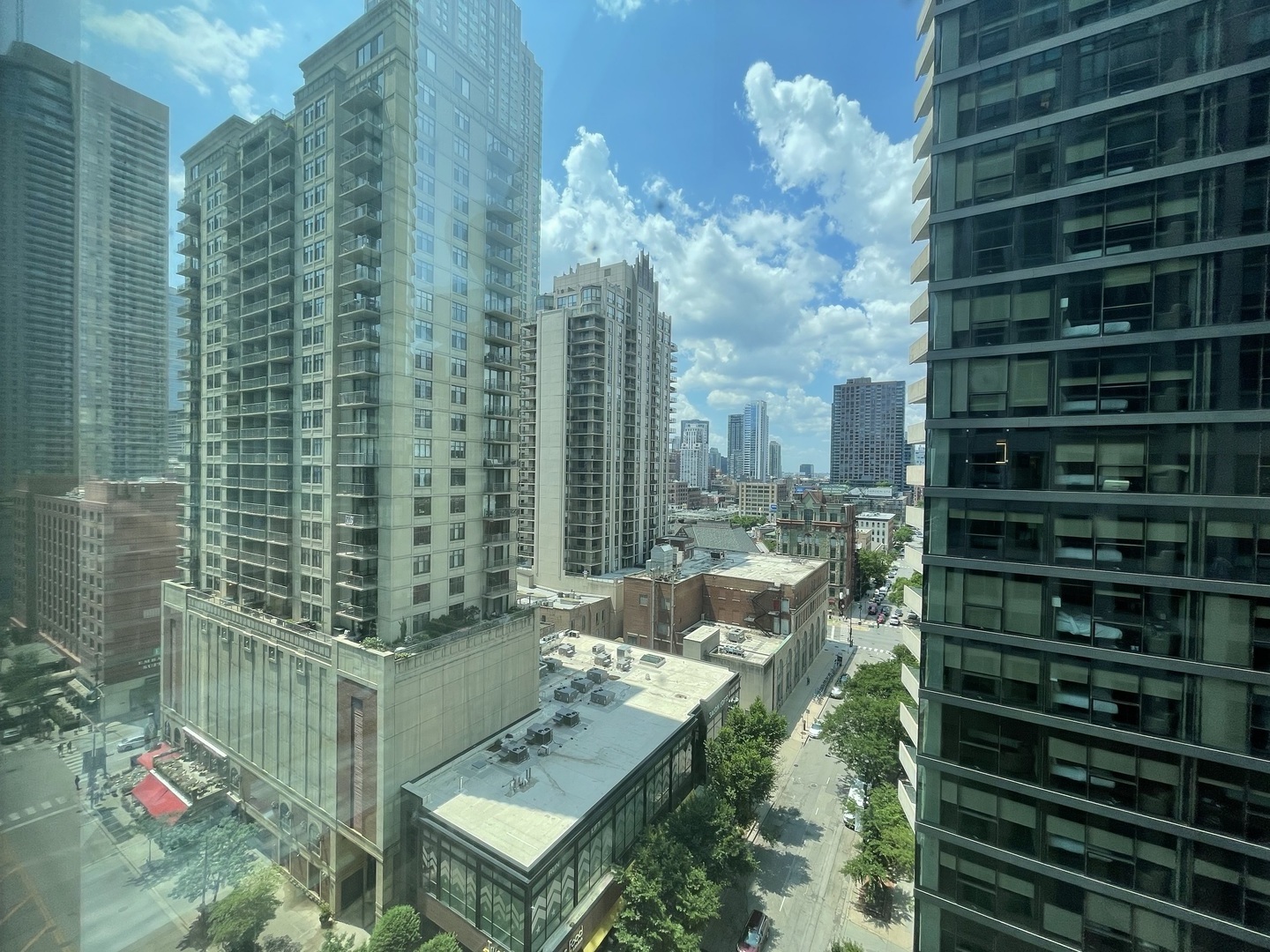 2 E Erie Street Unit: 1105