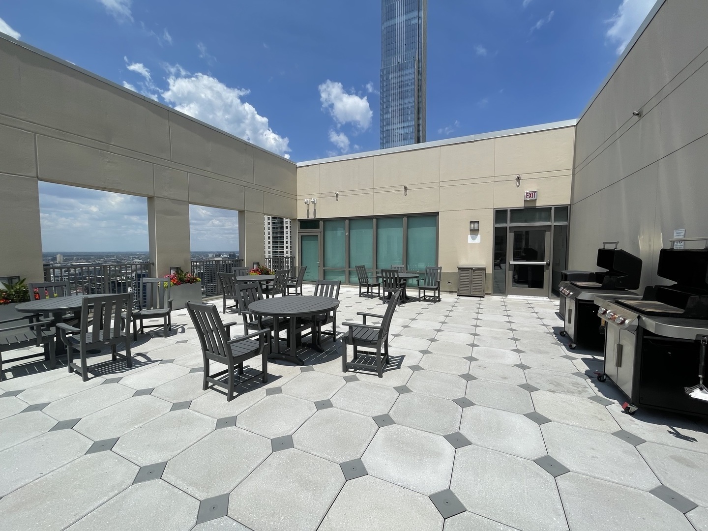 2 E Erie Street Unit: 1105