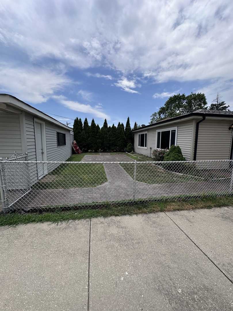 12901 S Marquette Avenue