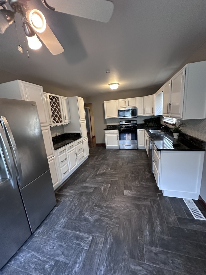 12901 S Marquette Avenue