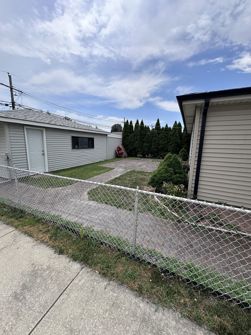 12901 S Marquette Avenue