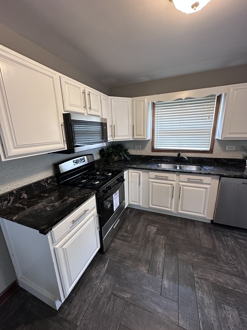 12901 S Marquette Avenue