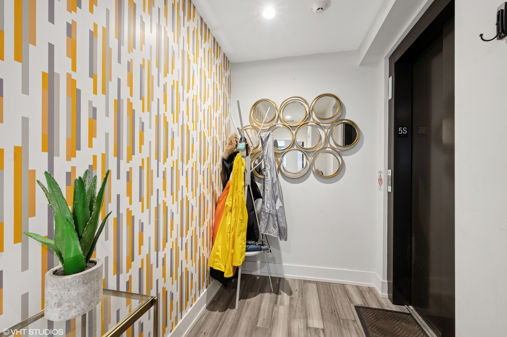 1018 N Larrabee Street Unit: 5S