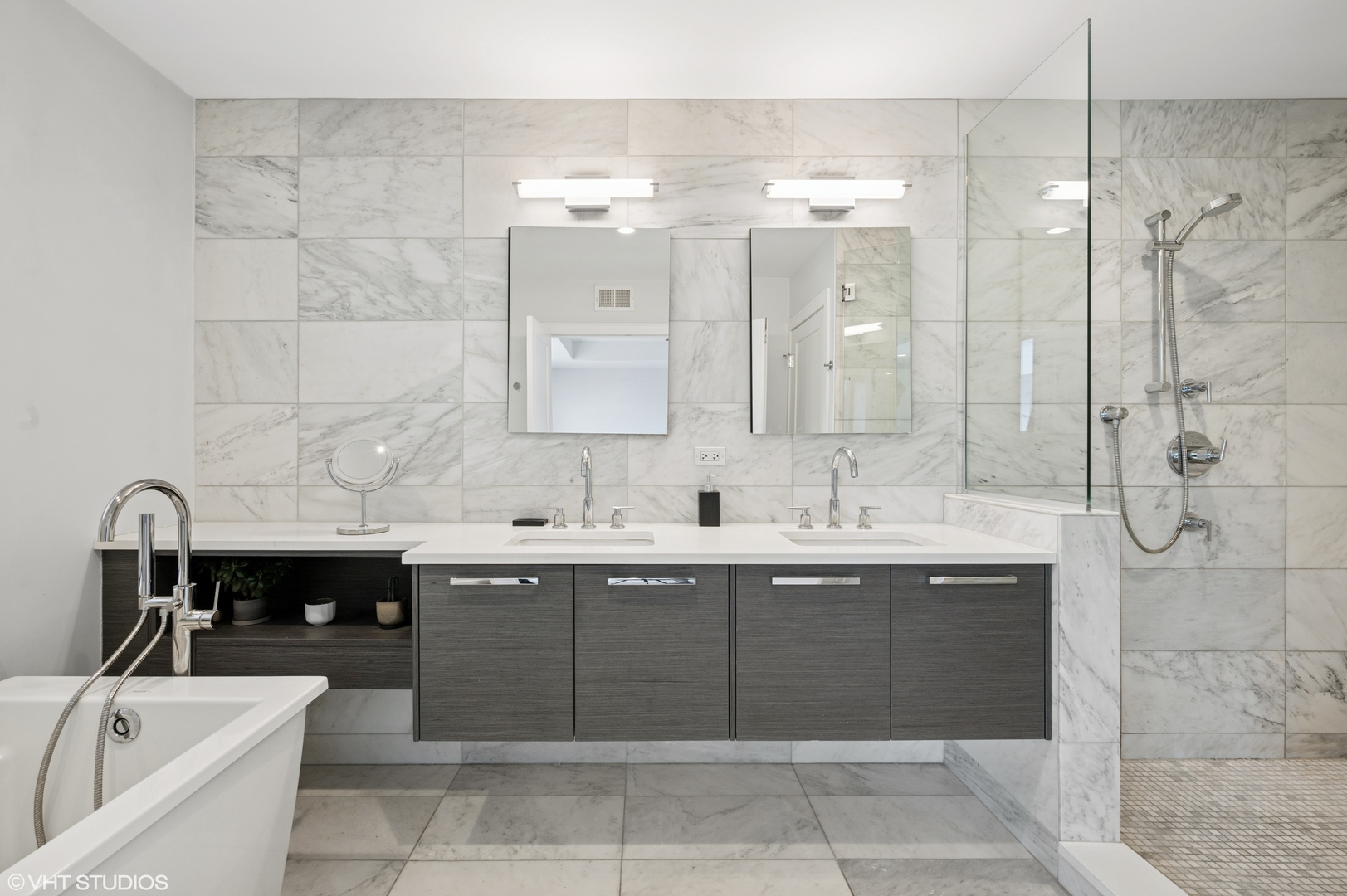 1018 N Larrabee Street Unit: 5S