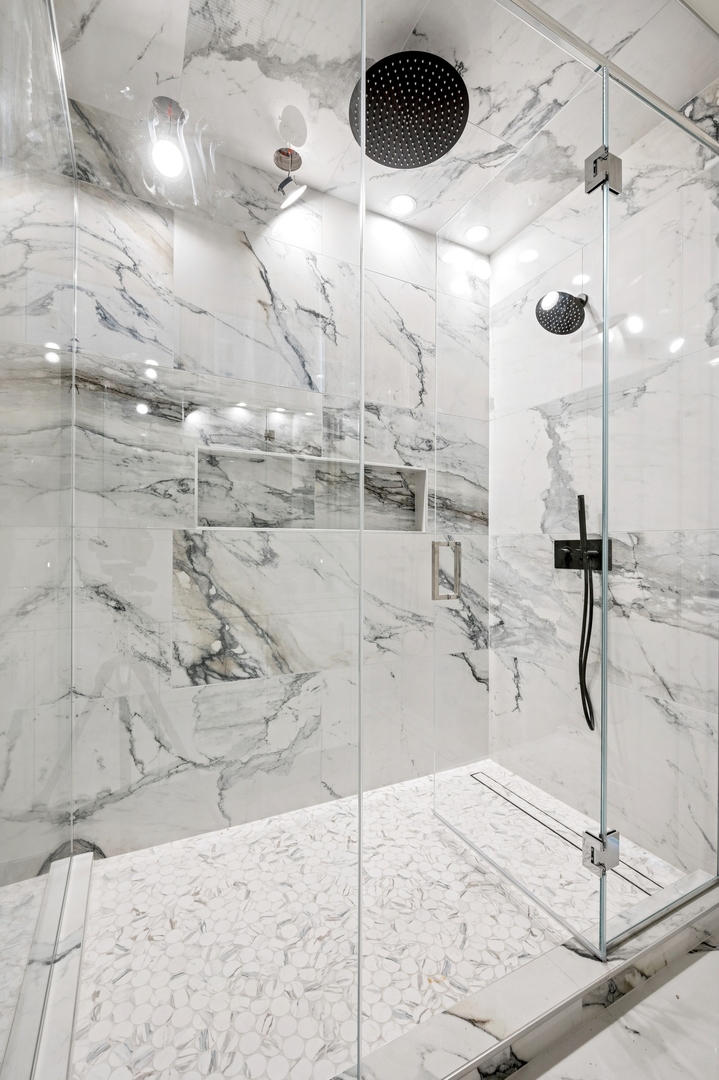 1352 W Diversey Parkway Unit: 2