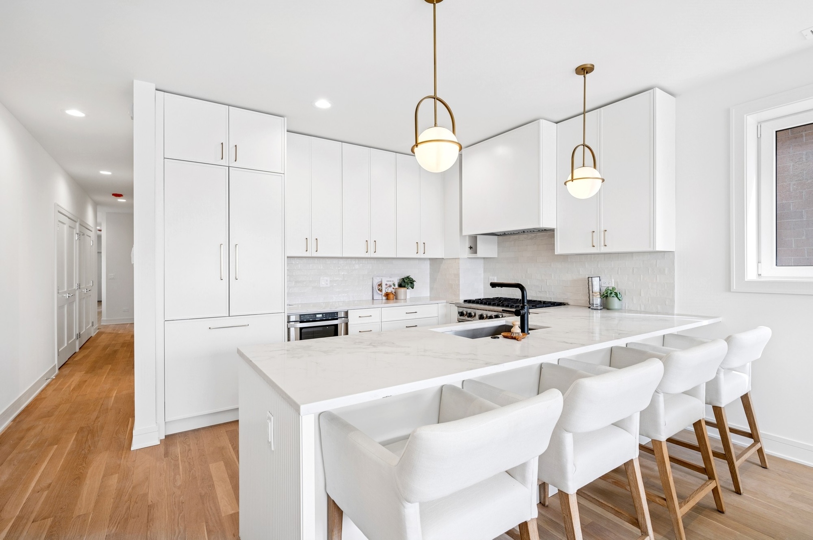 1352 W Diversey Parkway Unit: 2