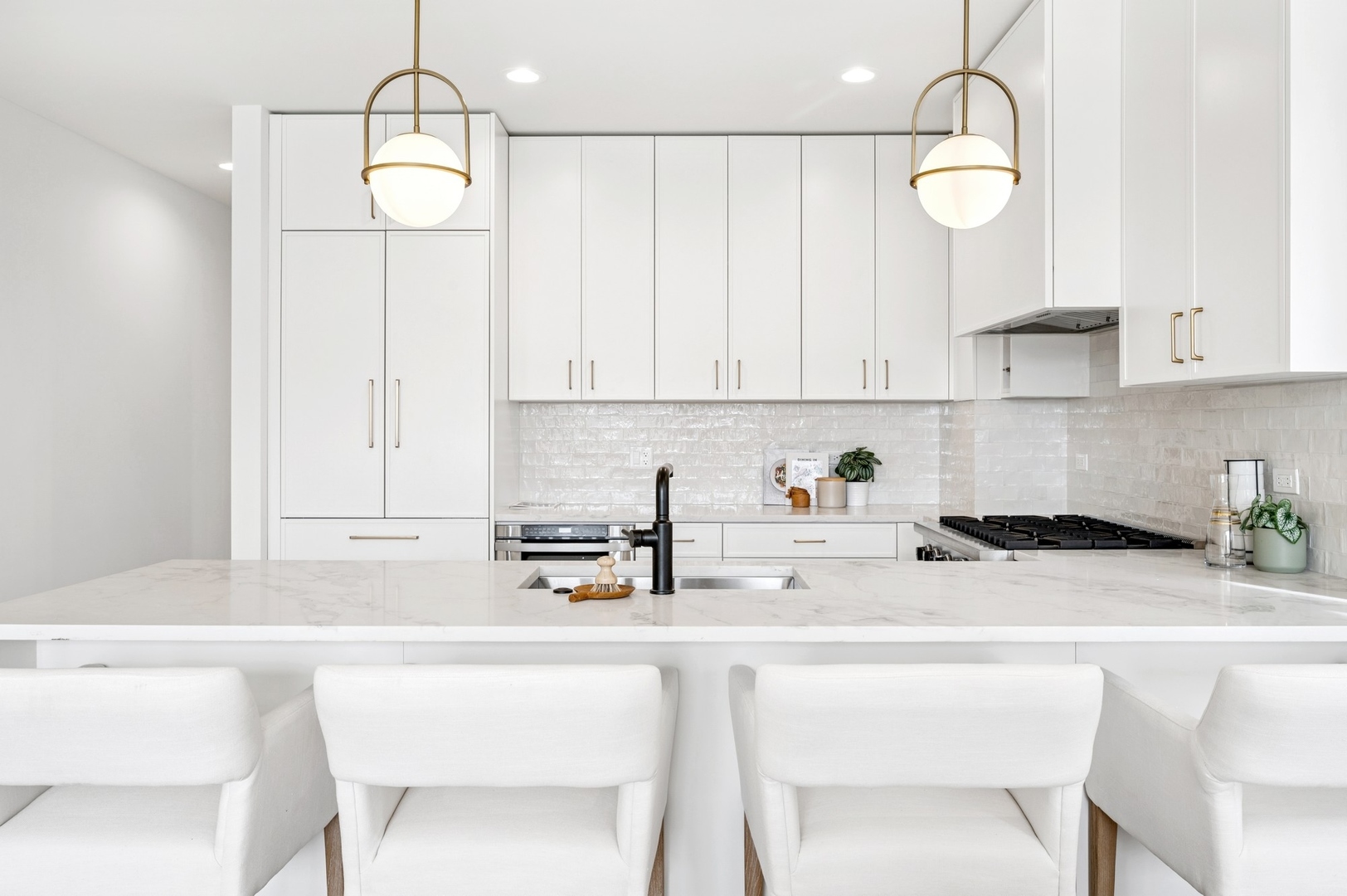 1352 W Diversey Parkway Unit: 2