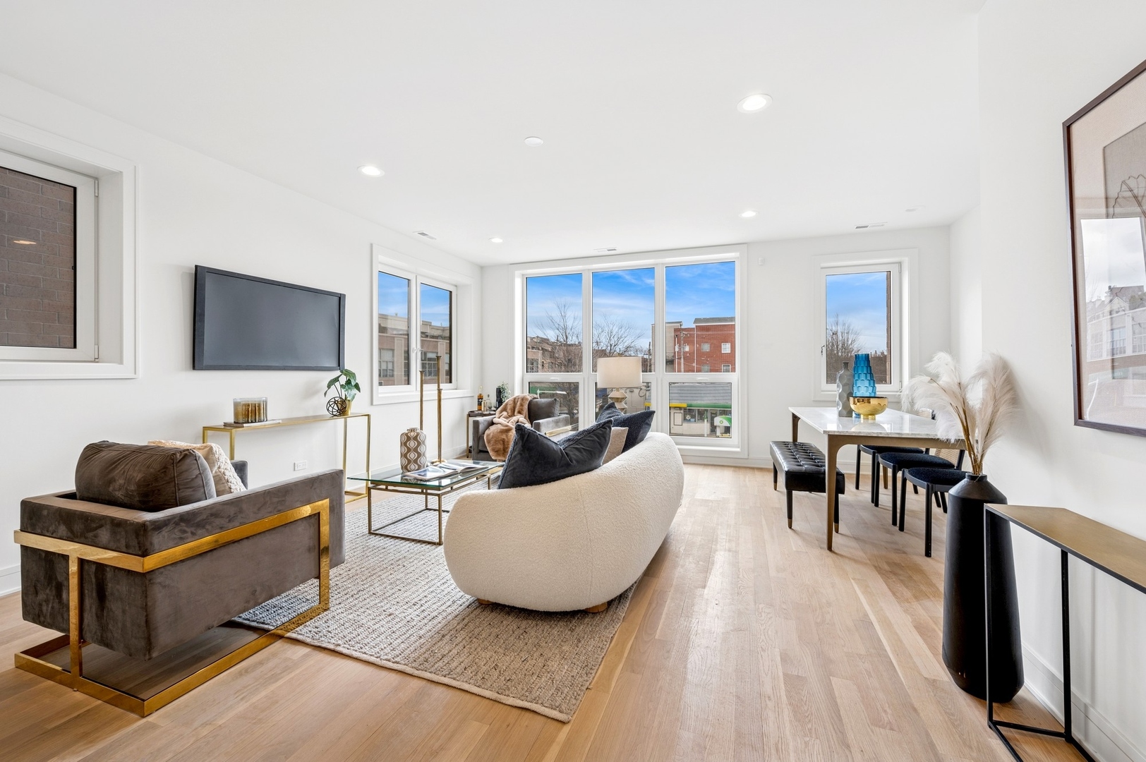 1352 W Diversey Parkway Unit: 2