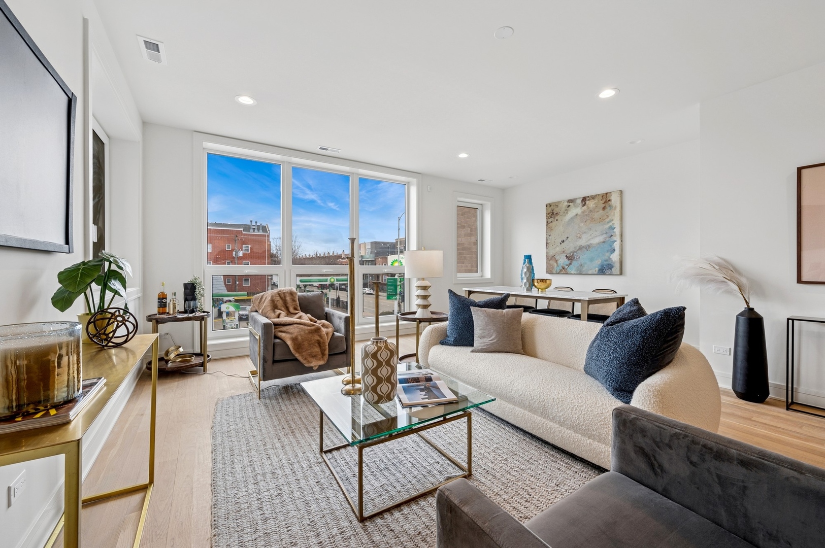 1352 W Diversey Parkway Unit: 2