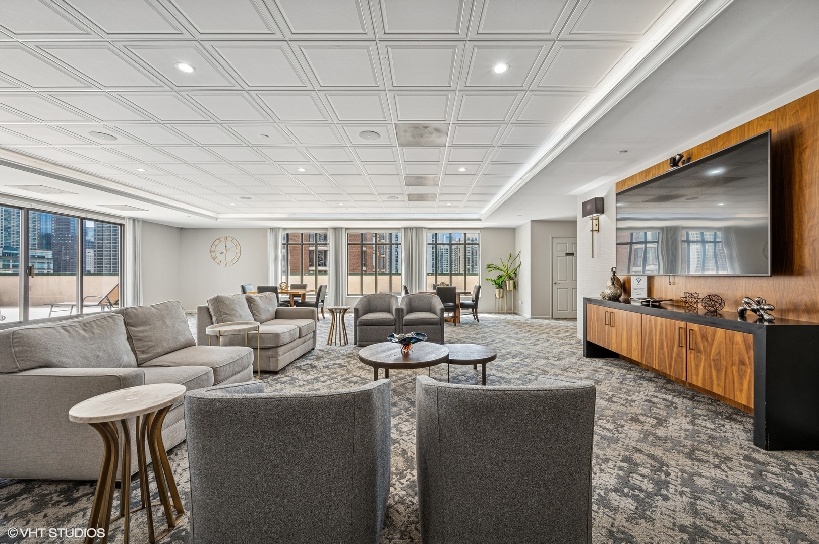 55 W DELAWARE Place Unit: 1008