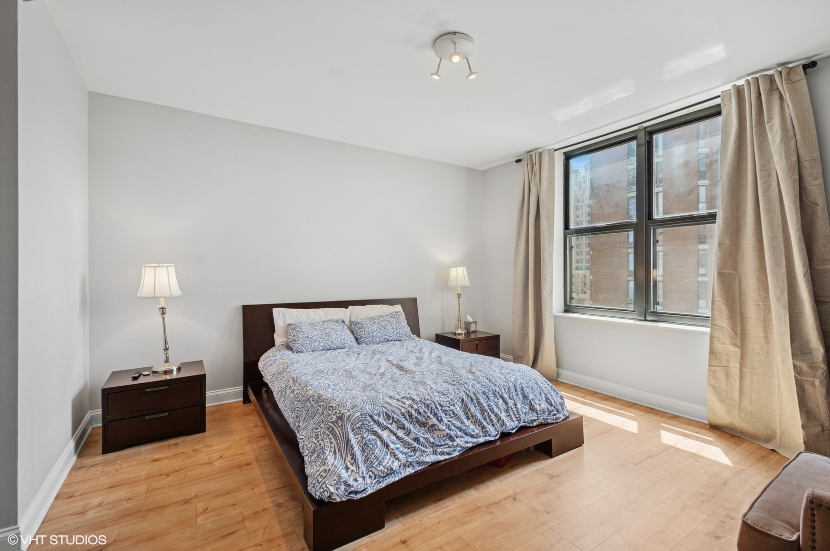 55 W DELAWARE Place Unit: 1008