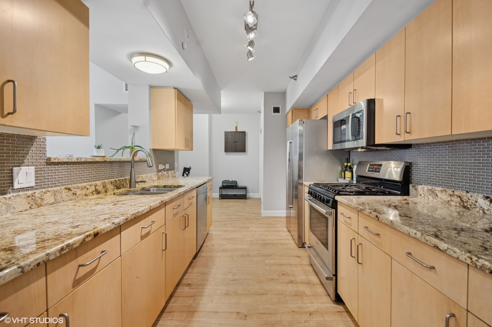 55 W DELAWARE Place Unit: 1008