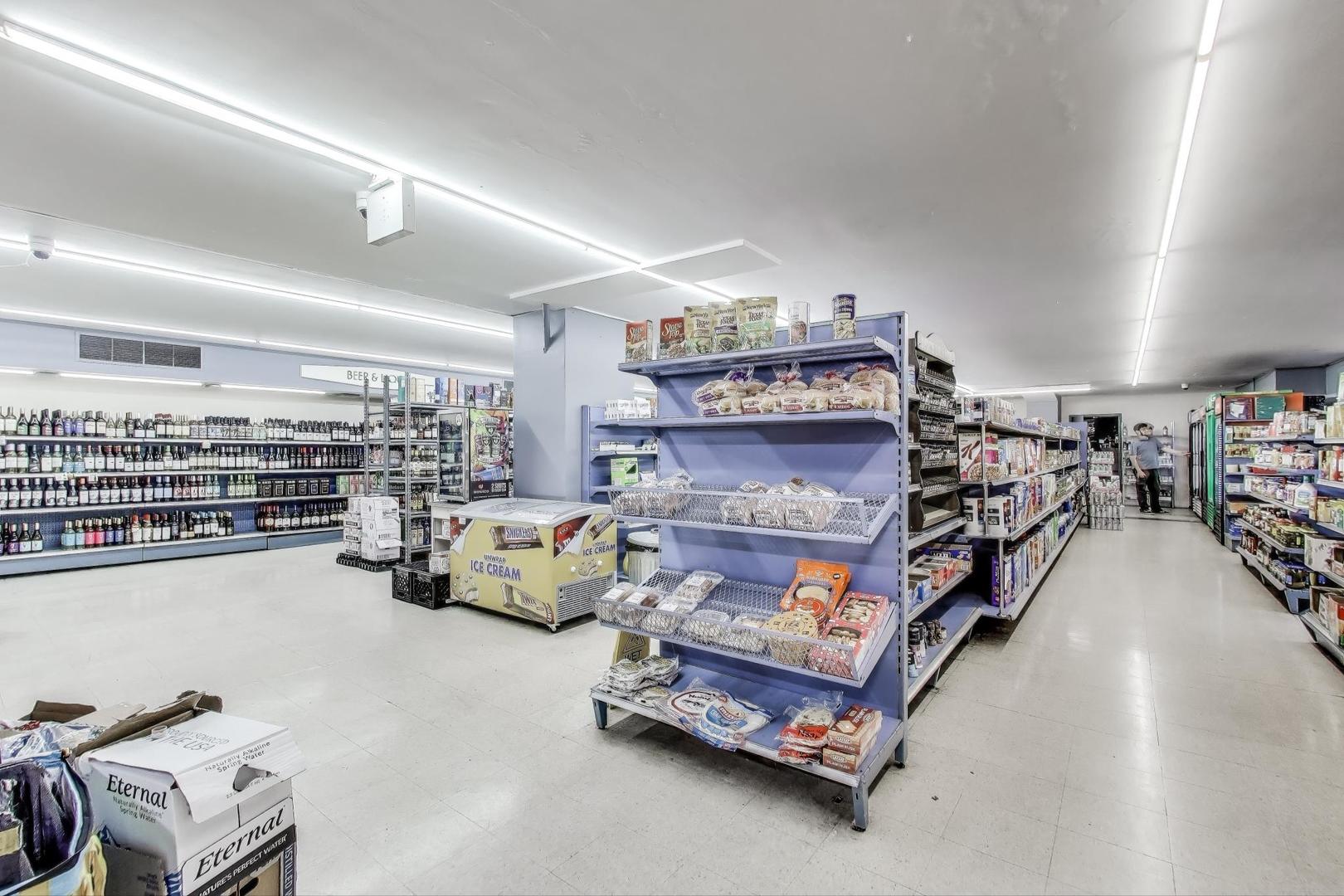 3600 N LAKE SHORE Drive Unit: 2204