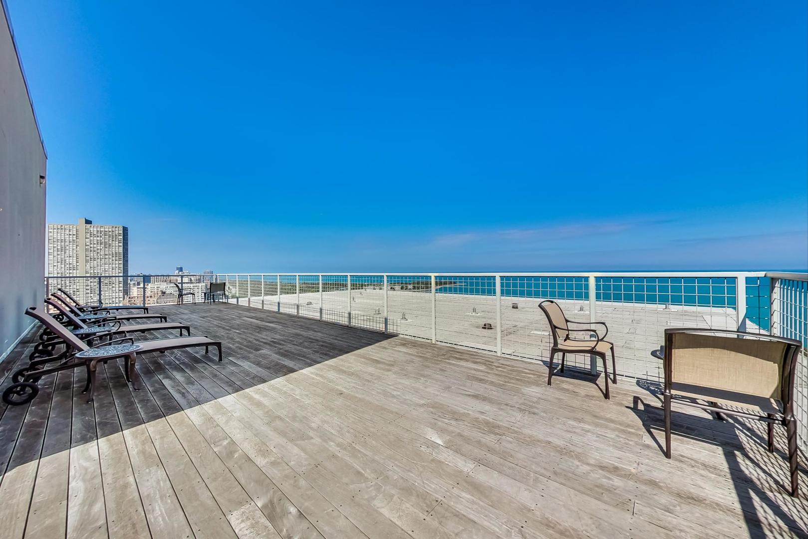 3600 N LAKE SHORE Drive Unit: 2204