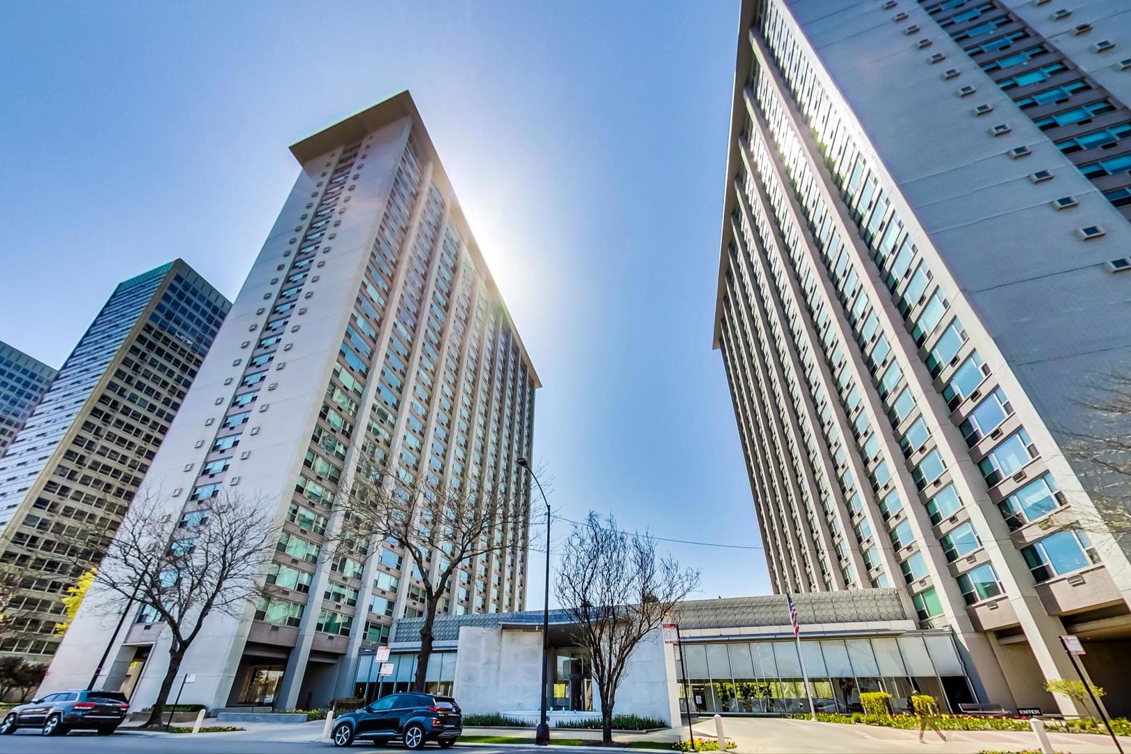 3600 N LAKE SHORE Drive Unit: 2204
