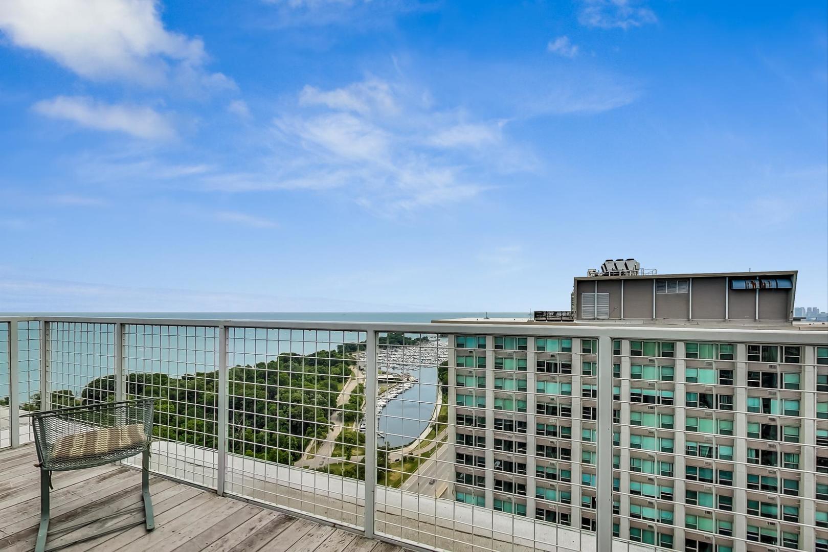 3600 N LAKE SHORE Drive Unit: 2204