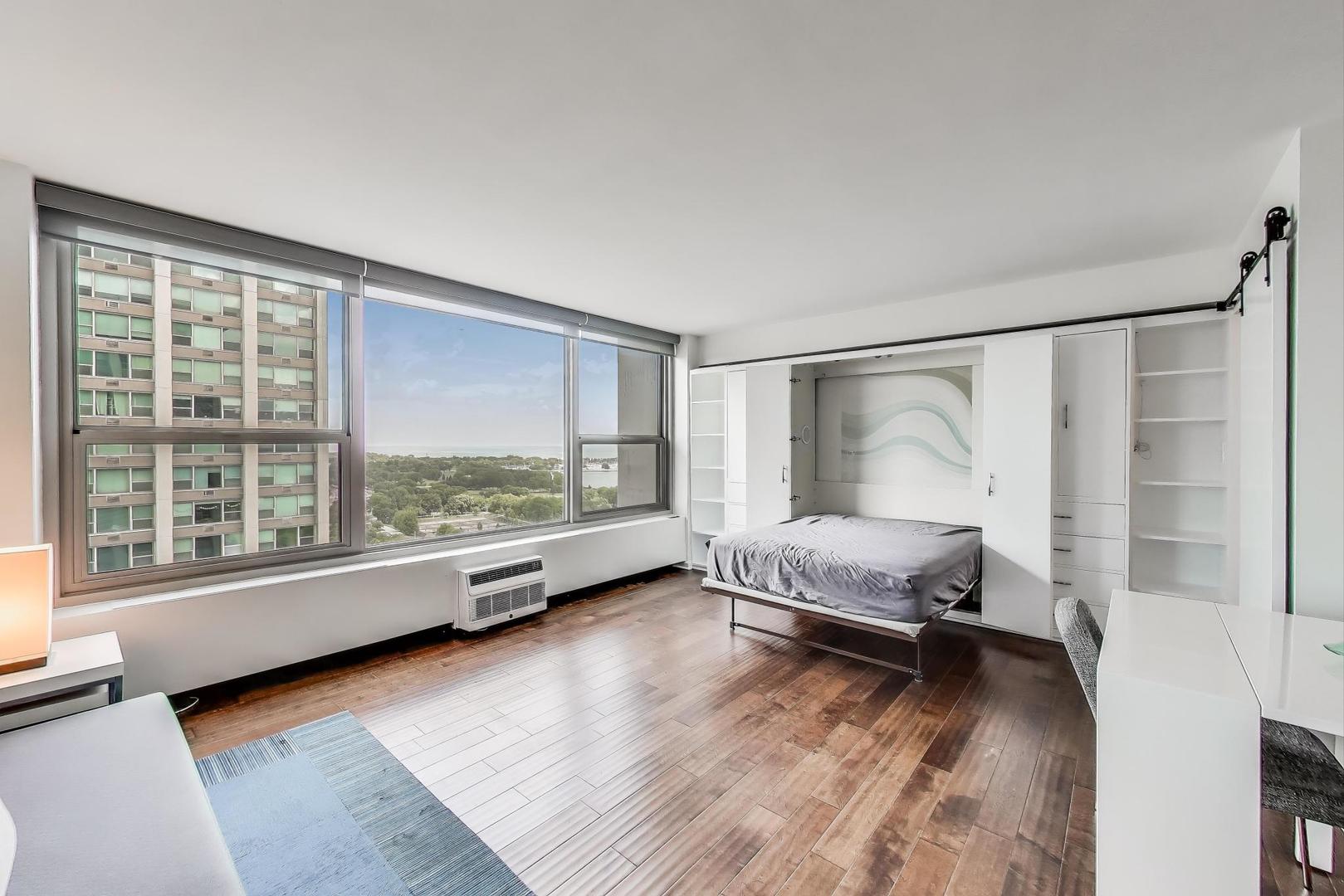 3600 N LAKE SHORE Drive Unit: 2204