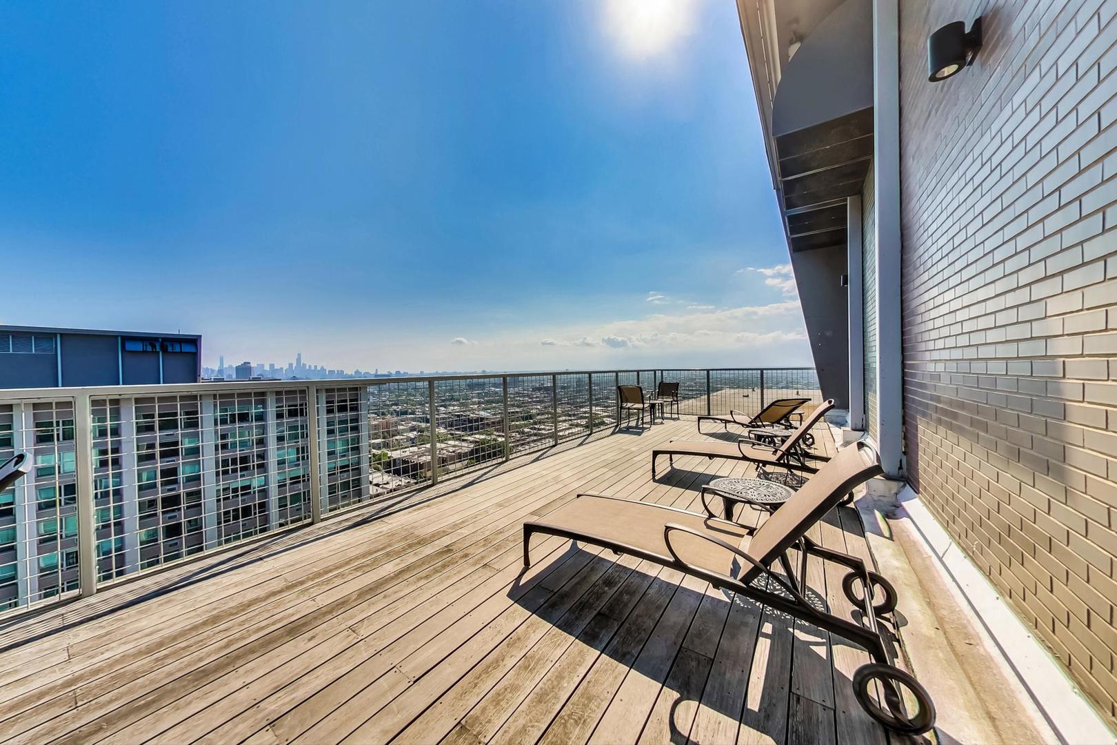 3600 N LAKE SHORE Drive Unit: 2204