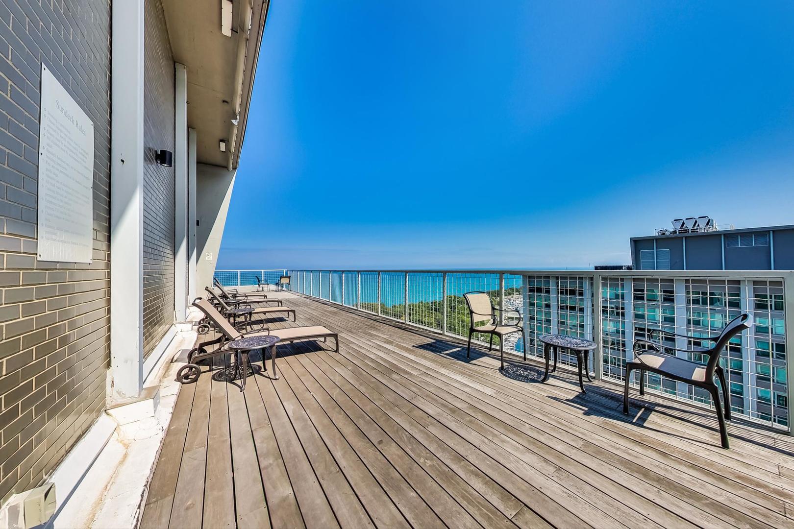 3600 N LAKE SHORE Drive Unit: 2204