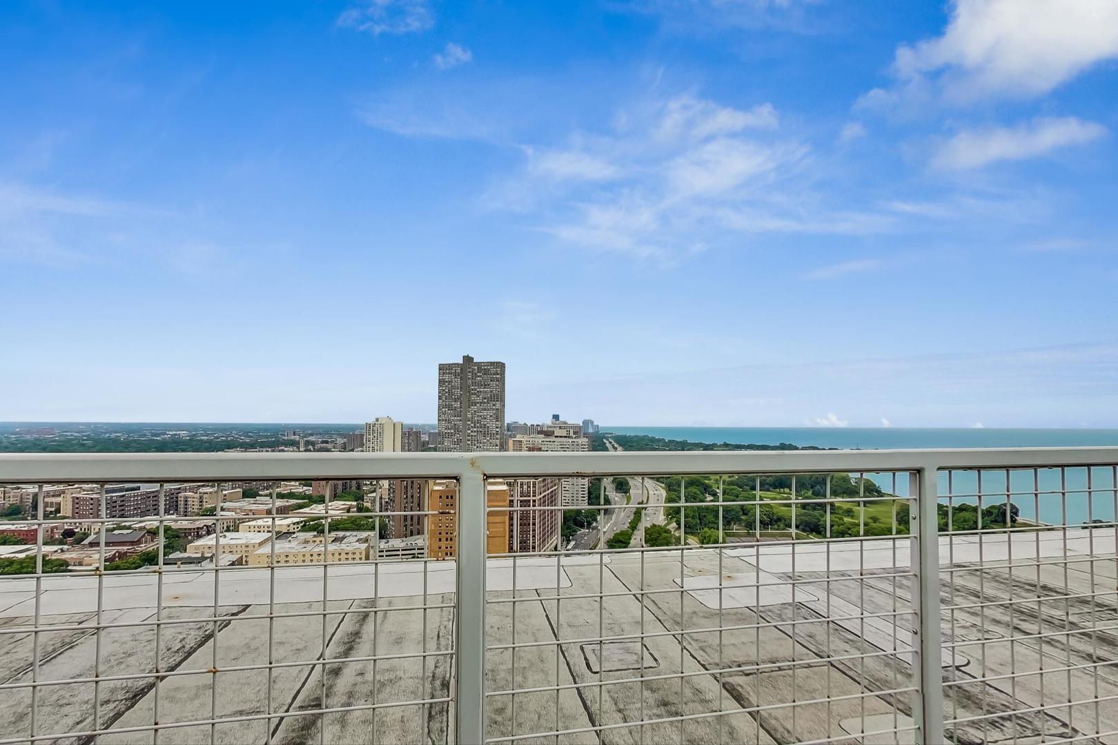 3600 N LAKE SHORE Drive Unit: 2204
