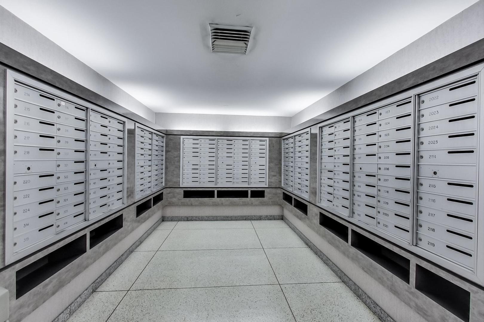 3600 N LAKE SHORE Drive Unit: 2204