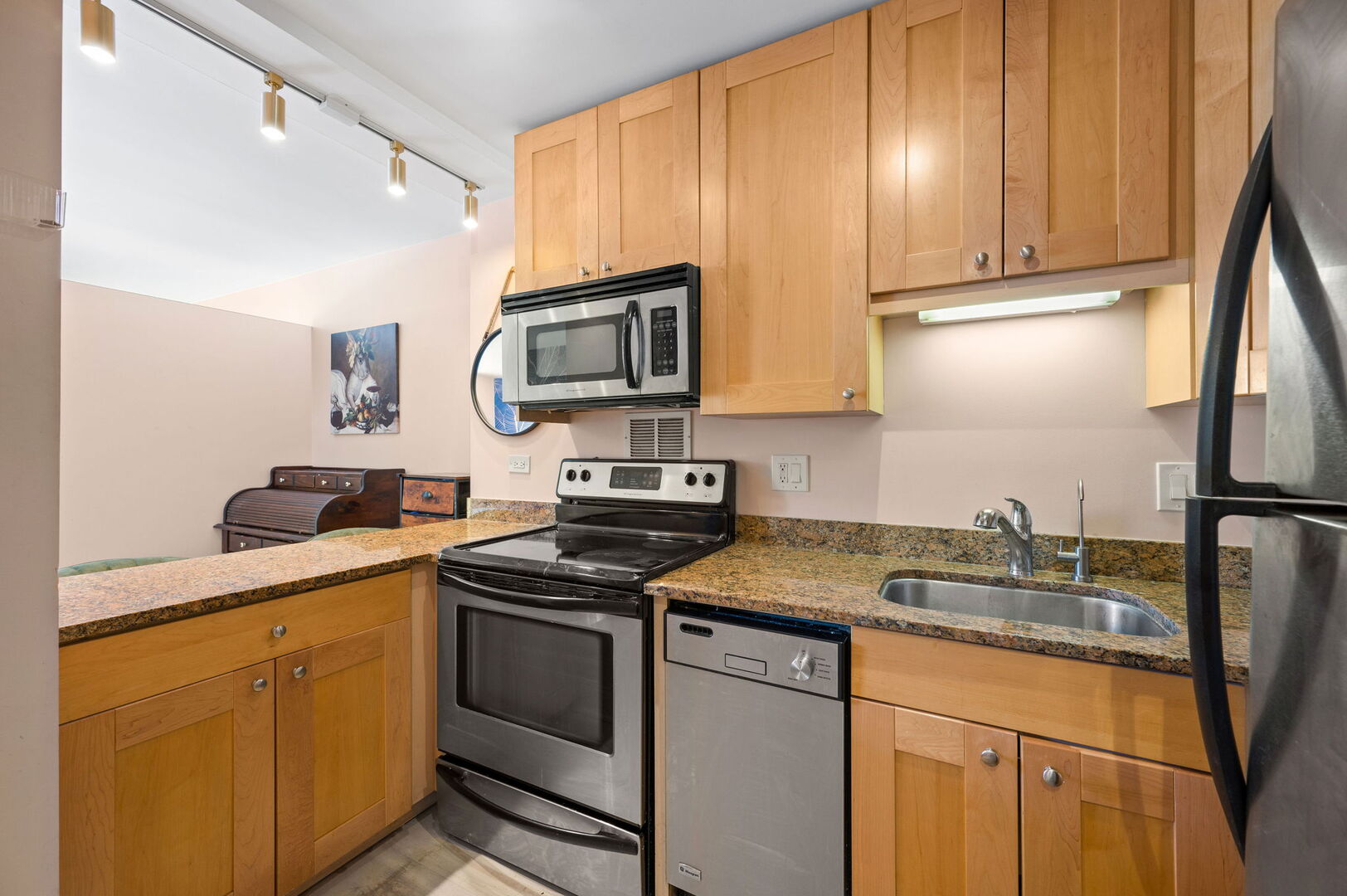 450 W Briar Place Unit: 3J