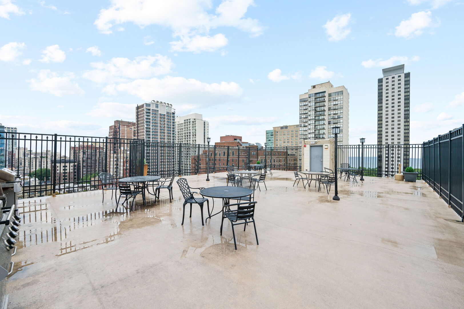 450 W Briar Place Unit: 3J
