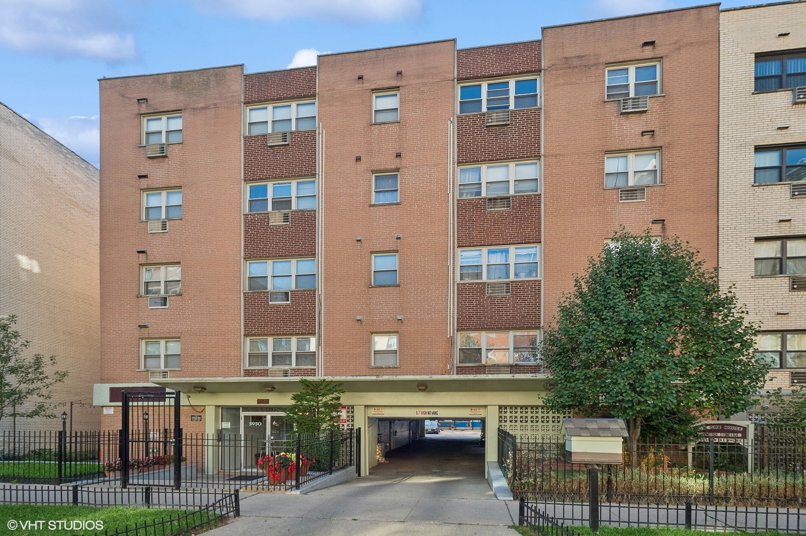 5950 N Kenmore Avenue Unit: 306