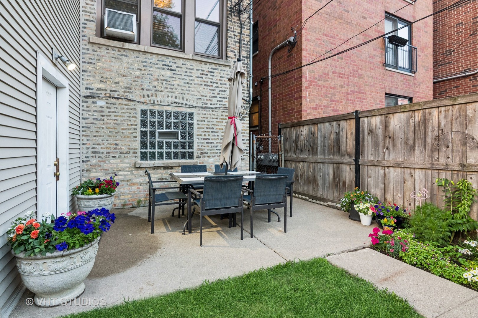 629 W Buckingham Place Unit: 1W